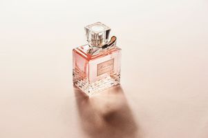 Водещи дамски парфюми 9
